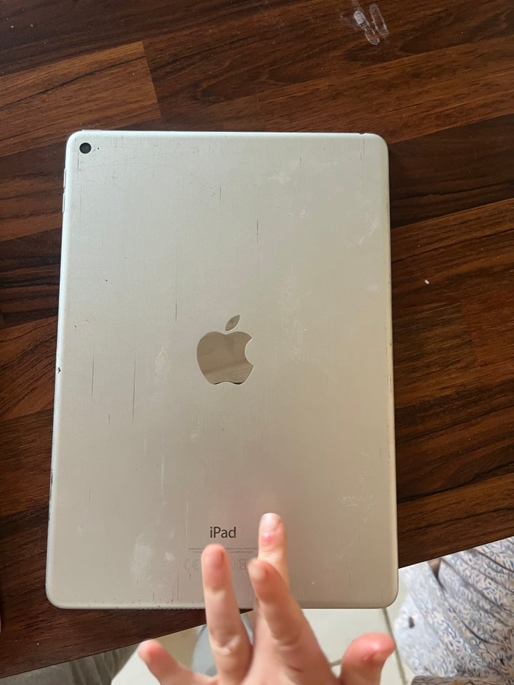 iPad 9, 64 GB, sort