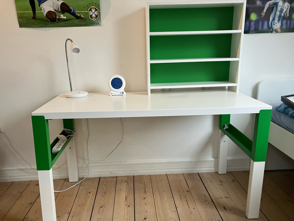 Skrivebord, Ikea , b: 96 d: 58 h: 132