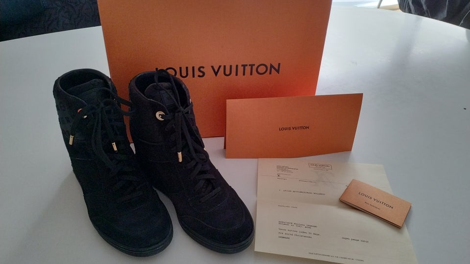 Sneakers, str. 38, Louis Vuitton