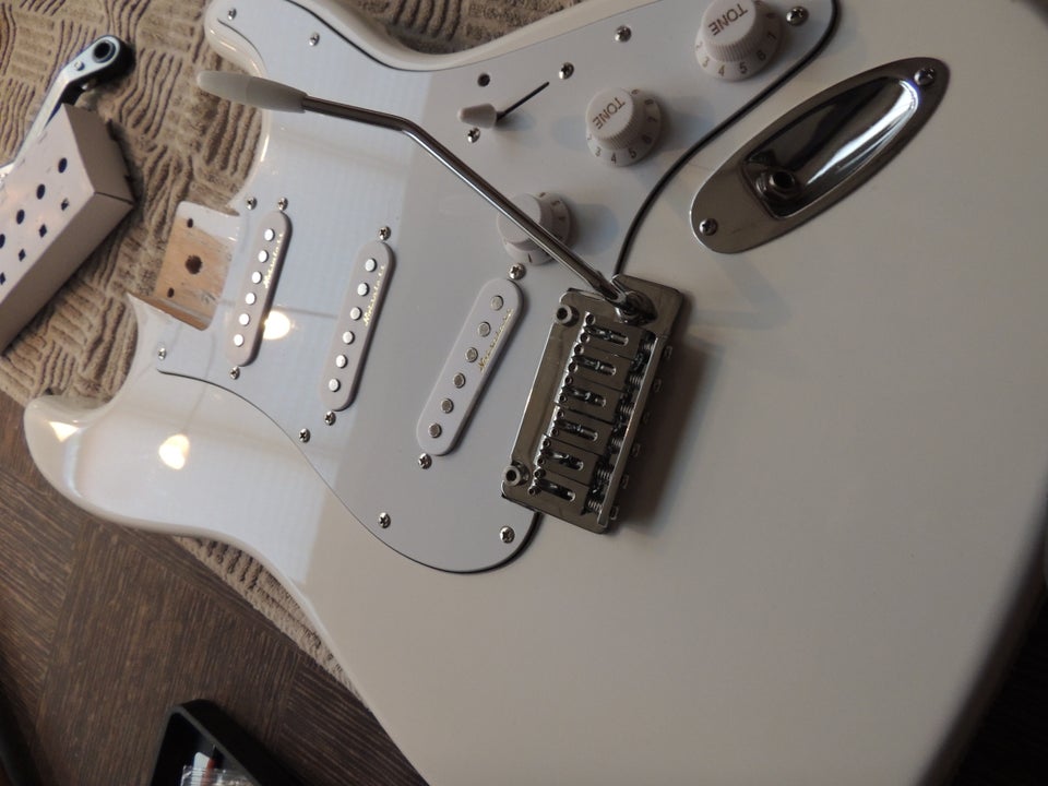 Elguitar andet mærke Fender Strat