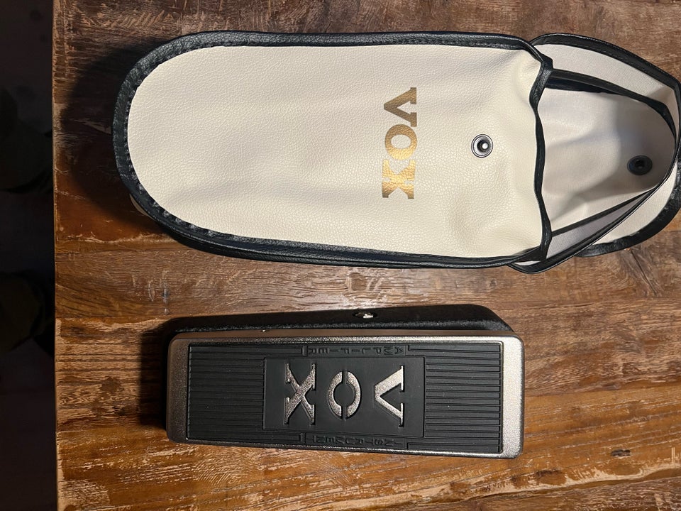 Wah pedal, Vox V846-HW