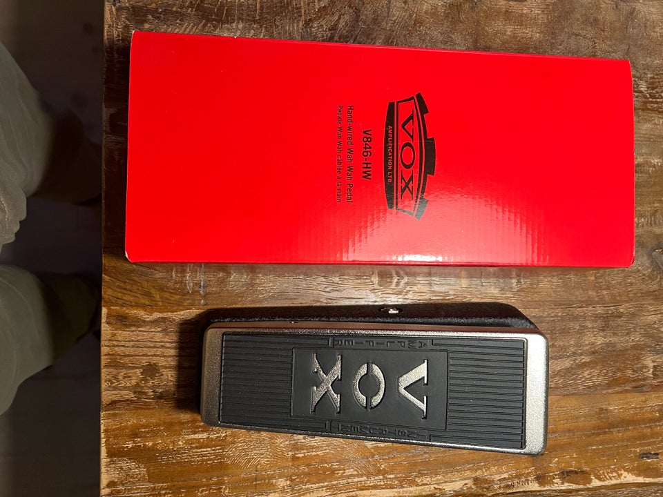 Wah pedal, Vox V846-HW