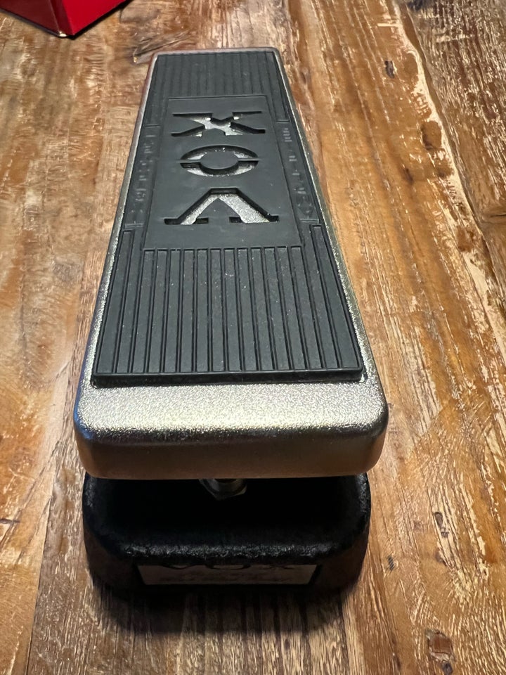 Wah pedal, Vox V846-HW