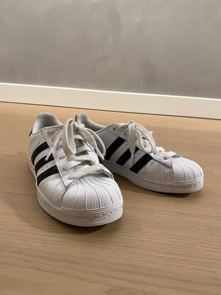 Sneakers, str. 37,5, Adidas