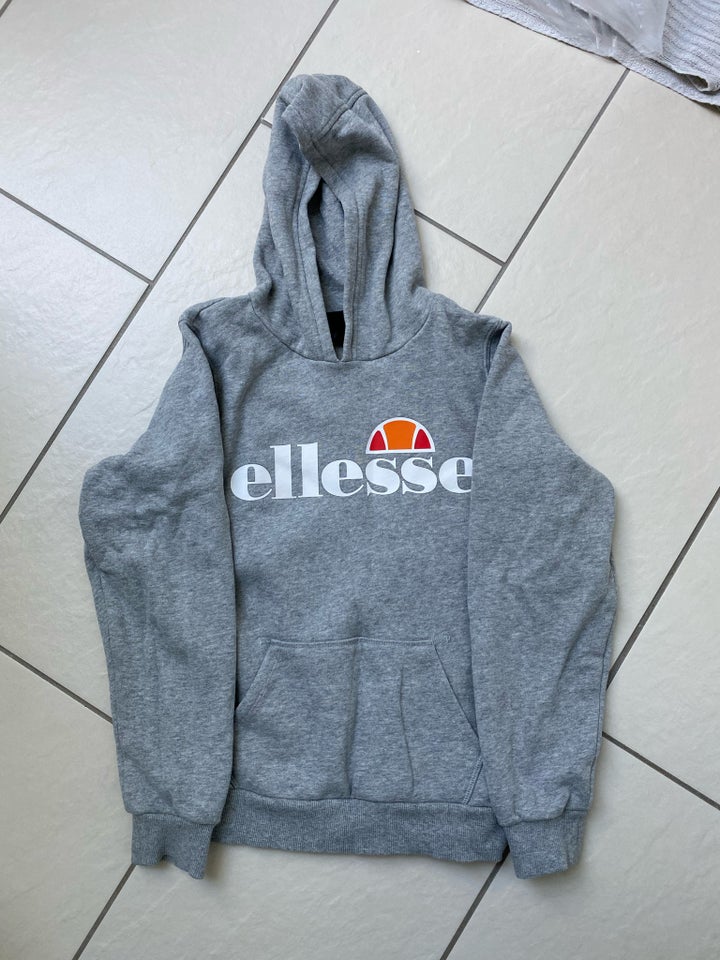 Bluse, Bluser , Adidas og ellesse