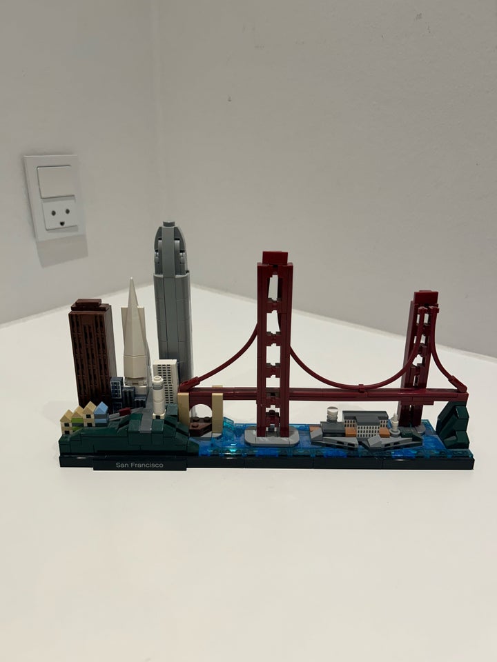 Lego Architecture, 21043