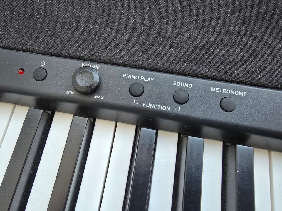 Keyboard Korg B2