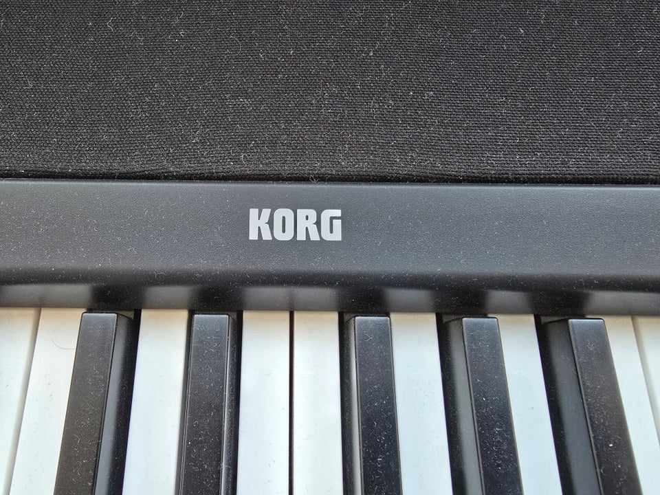 Keyboard Korg B2