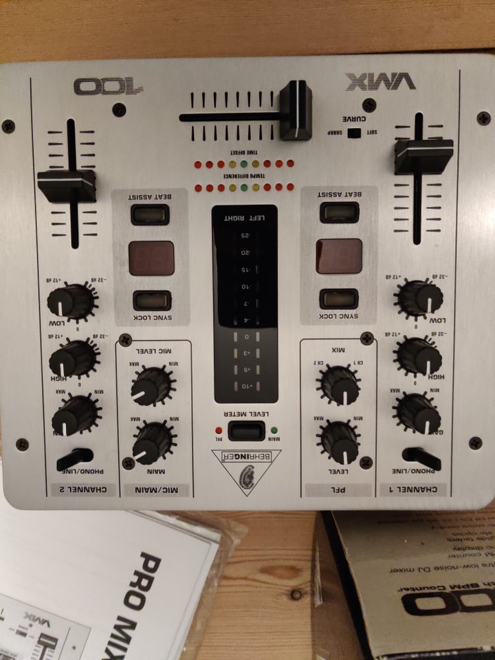 VMX100 professional DJ Mixer vith