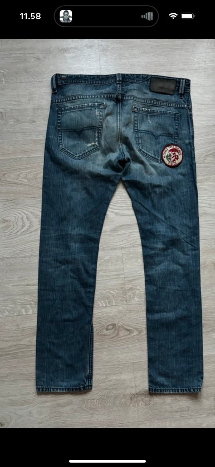 Jeans, Diesel, str. 32