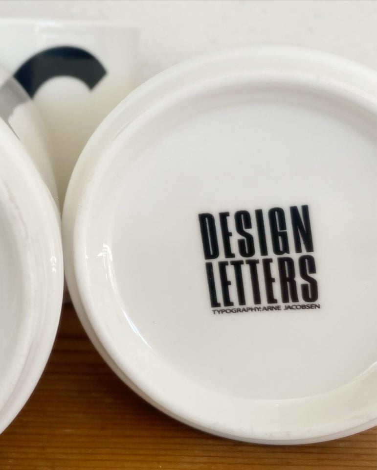 Porcelæn Krus Design Letters