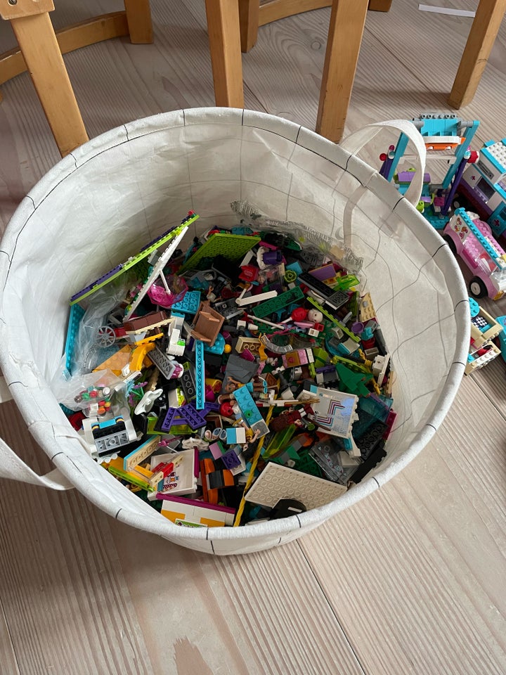 Lego Friends, Flere forskellige