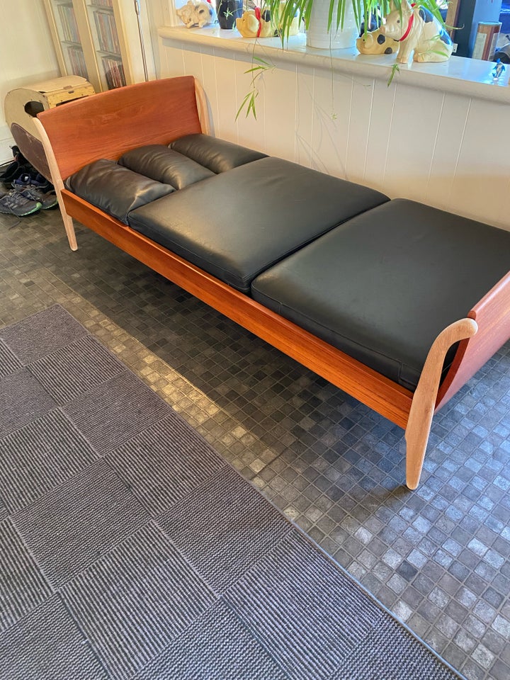 Anden arkitekt, Daybed, Seng