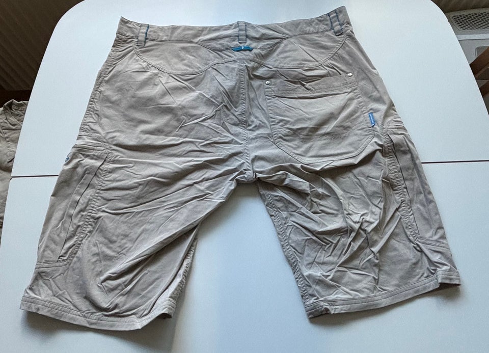 Shorts, PeakPerformance, str. 54