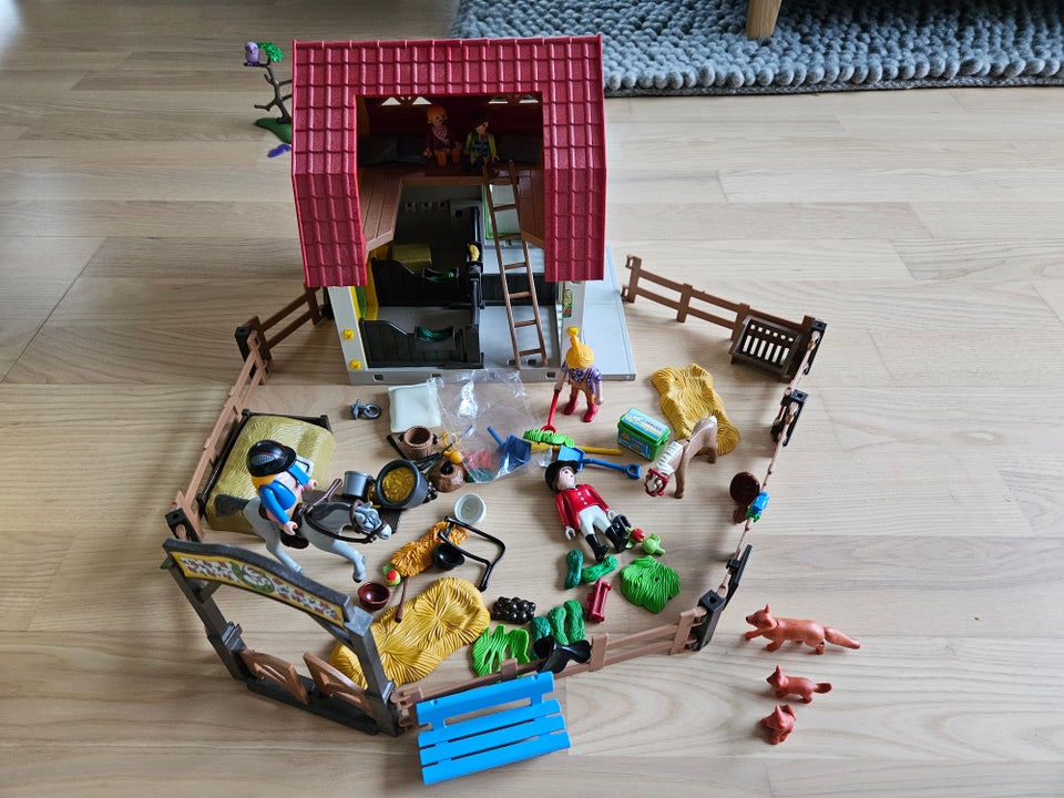 Playmobil, stor hestegård