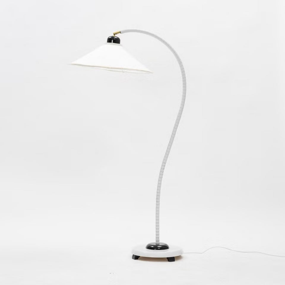 Elegant Gulvlampe fra Markslöjd