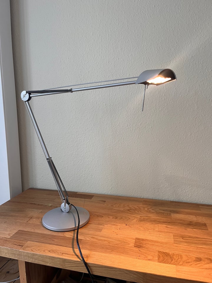 Arkitektlampe, Luxo