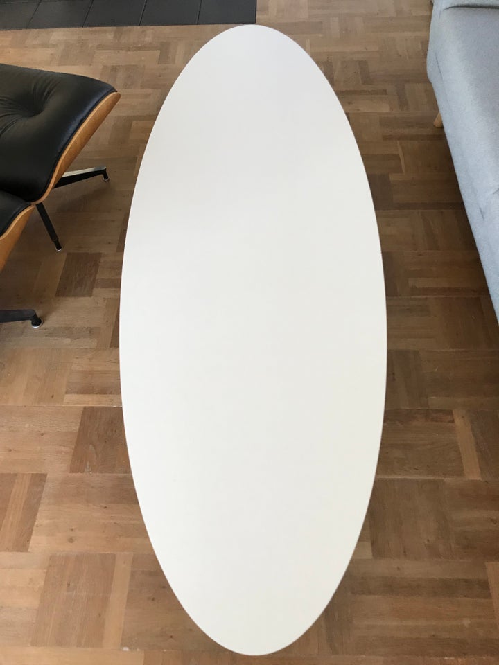 Eames bord Herman Miller