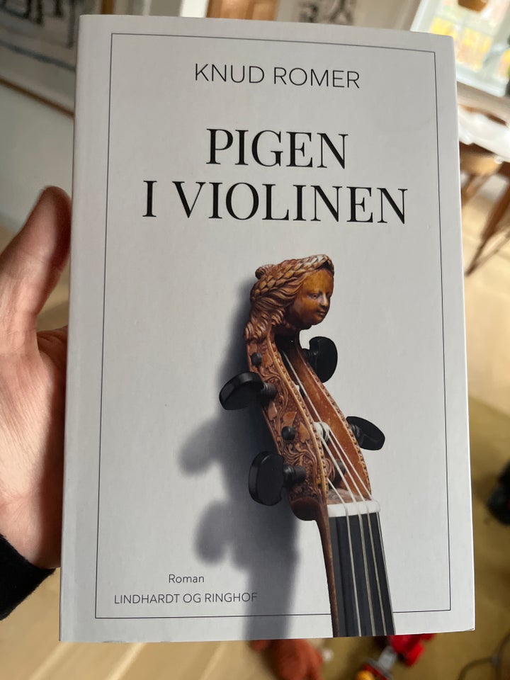 Pigen i violinen, Knud Romer,