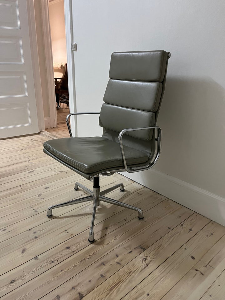 Eames EA 209 Kontorstol