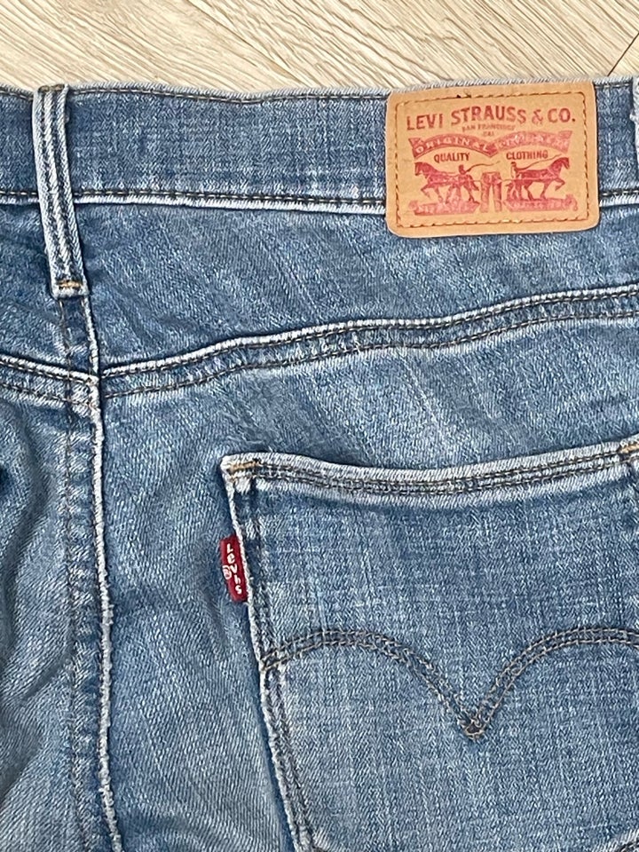 Jeans, Levis, str. 27