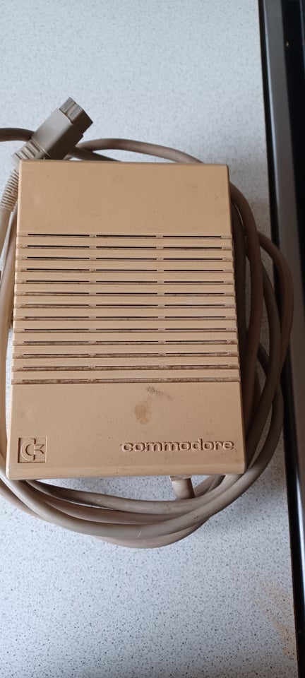 Commodore 128, spillekonsol,