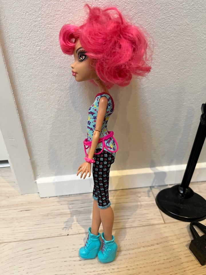 Barbie, Monster High