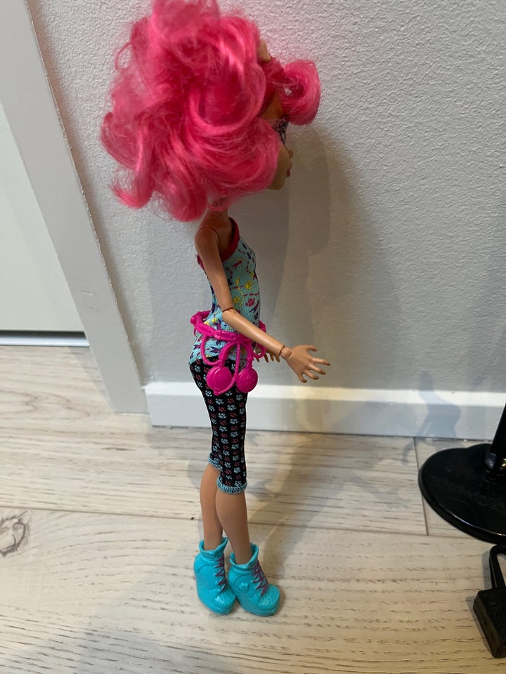 Barbie, Monster High