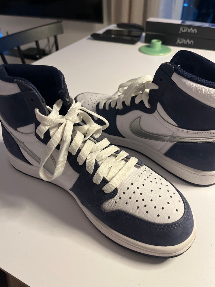 Sneakers, Nike Jordan1, str. 41