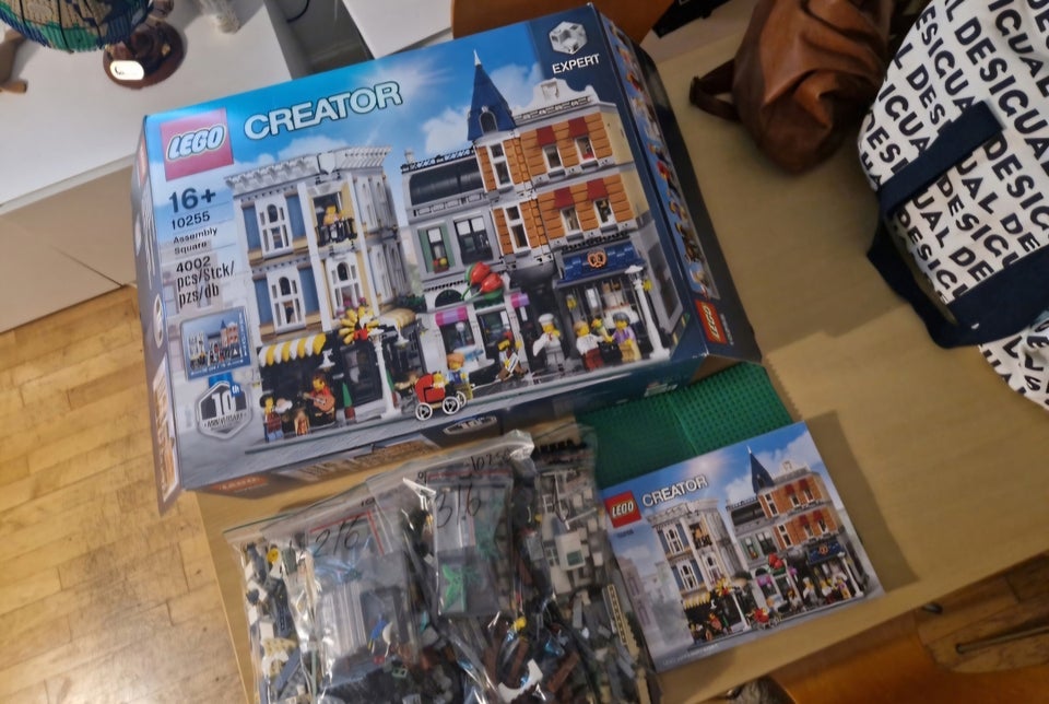 Lego Creator Modular buildings