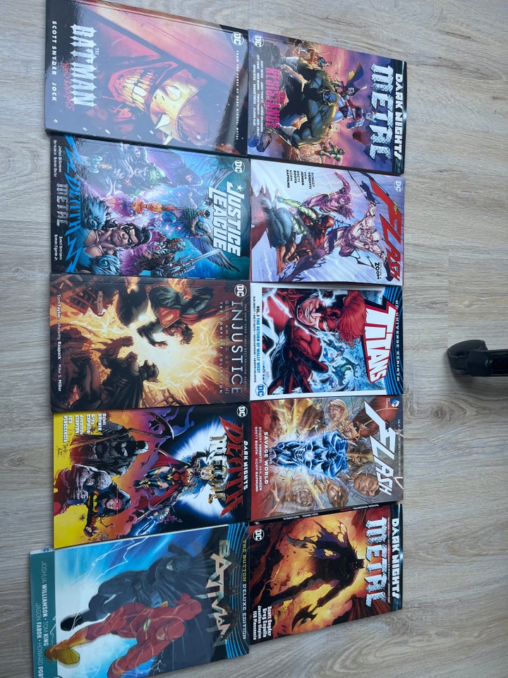 Sælger 10 dc comics bøger  DC