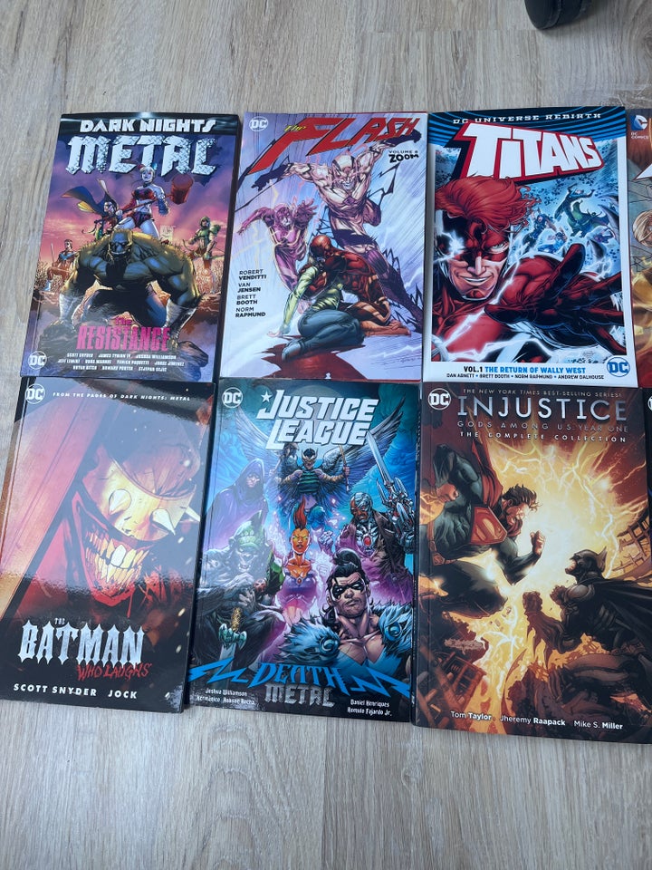 Sælger 10 dc comics bøger  DC