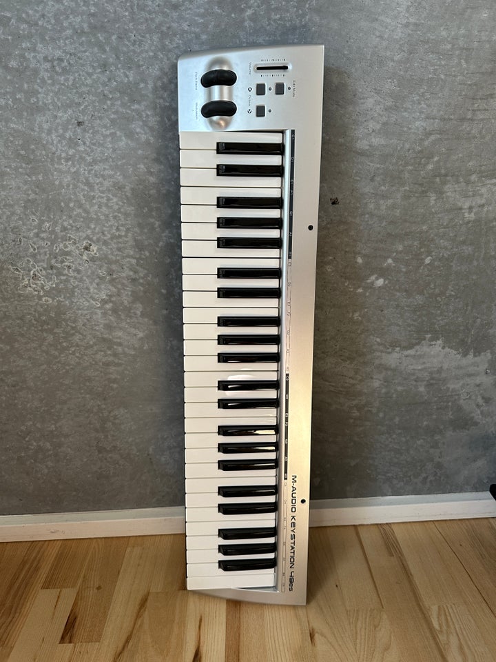 Keyboard M-audio keystation