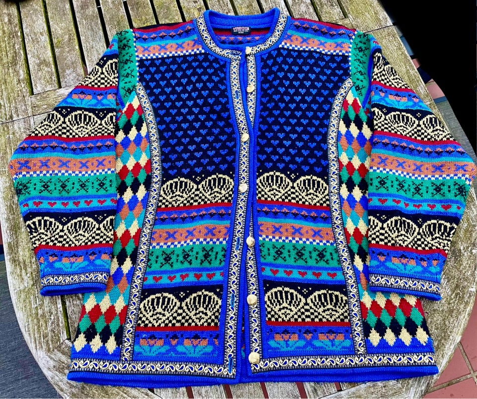 Cardigan, Vrikke Irene Haugland