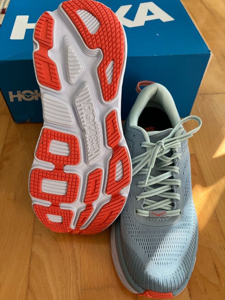 Sneakers, str. 39, Hoka Bondi 7