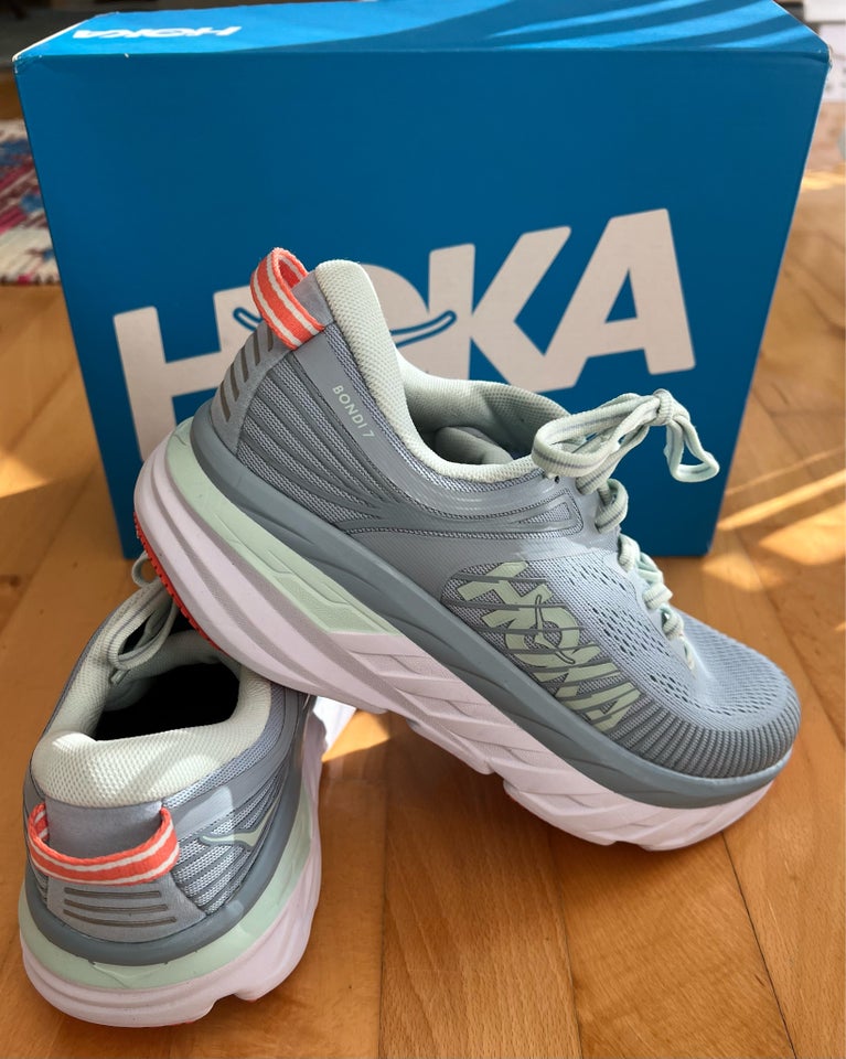 Sneakers, str. 39, Hoka Bondi 7