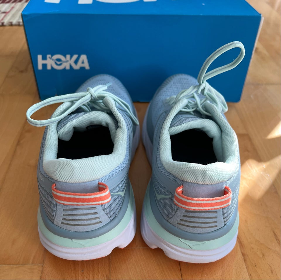 Sneakers, str. 39, Hoka Bondi 7