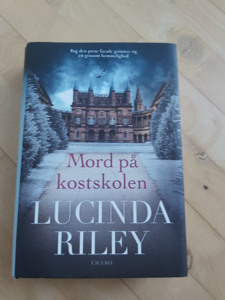 Mord på kostskolen, Lucinda Riley,