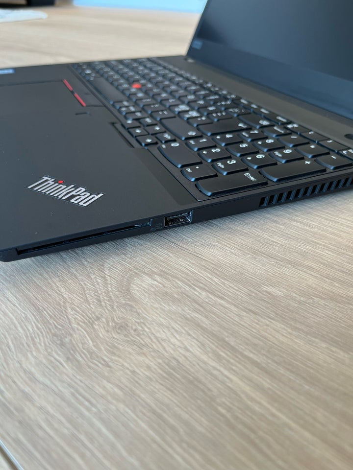 Lenovo P53s i7 8Gen 18 GHz 16 GB