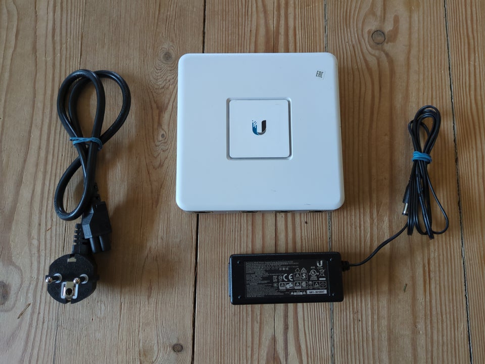 Router, Unifi USG