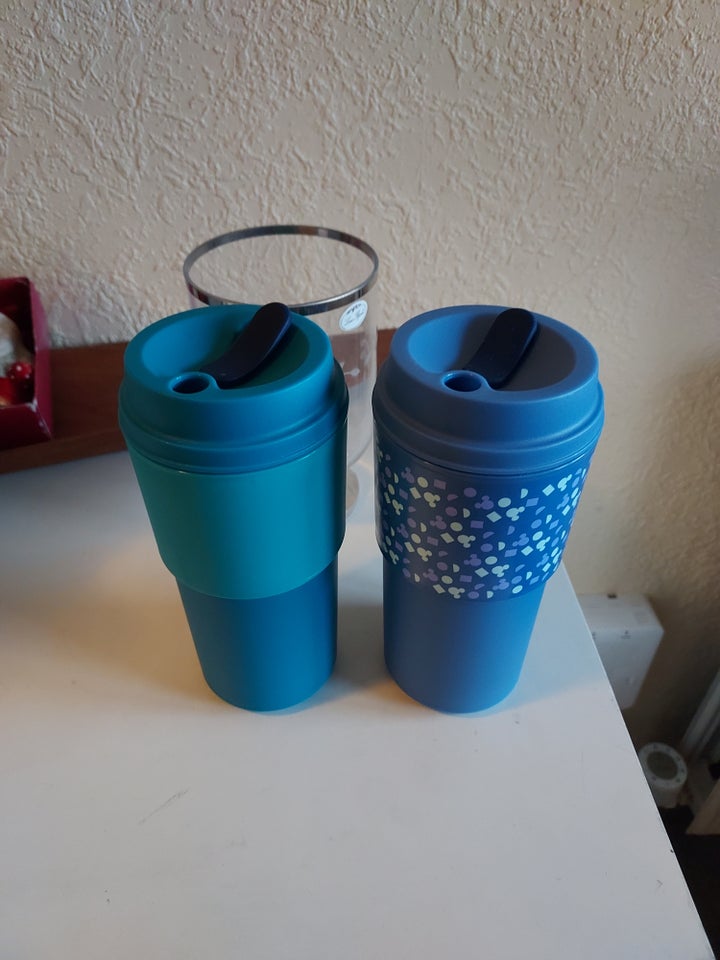 Plastik, Tupperware mugs 2 atk,