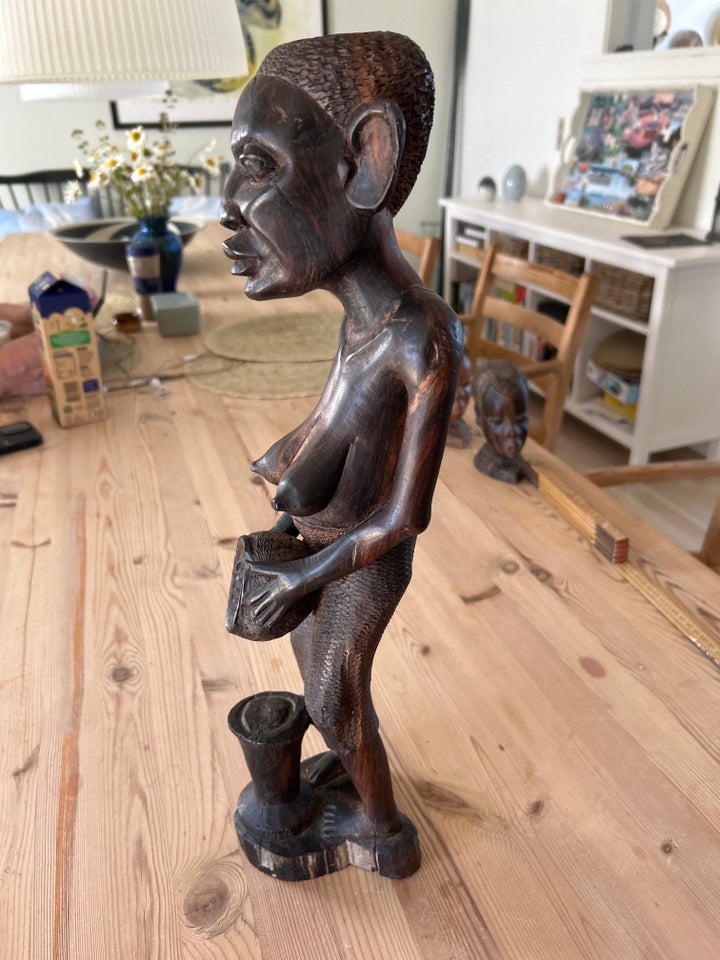 Afrikansk figur i træ