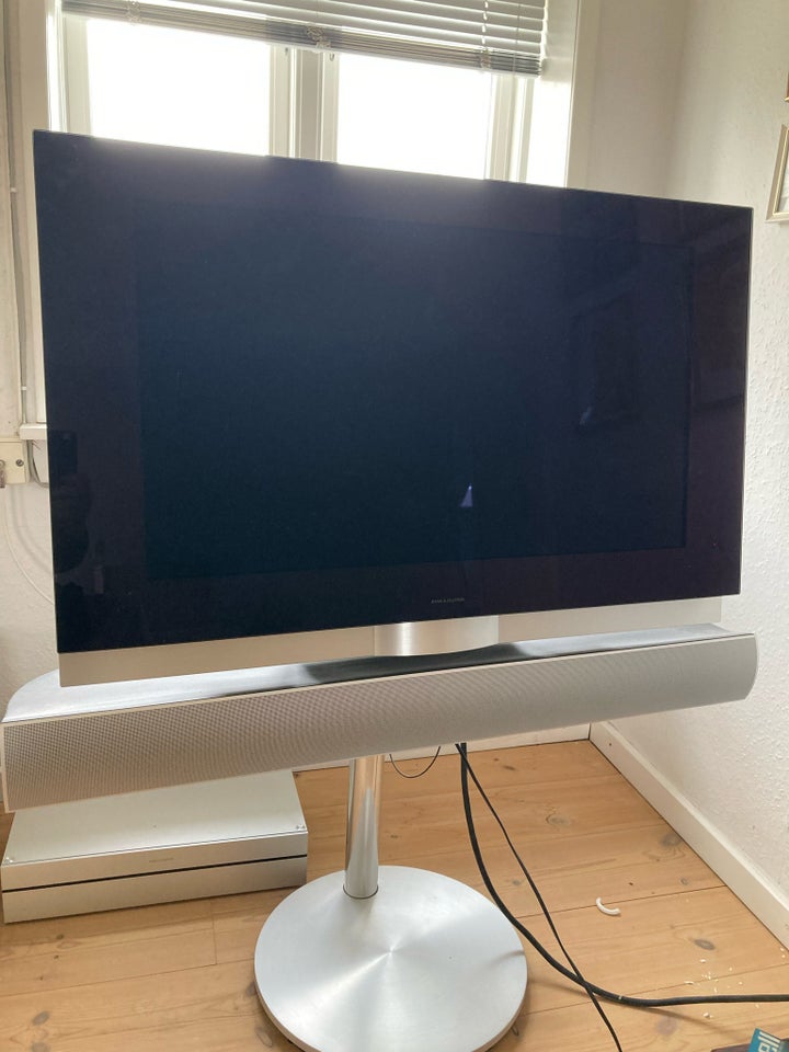 Bang  Olufsen, BeoVision 7 - 32, 32"