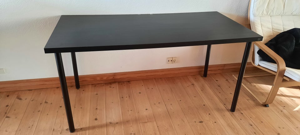 Skrivebord, Ikea, b: 150 d: 75 h: 74