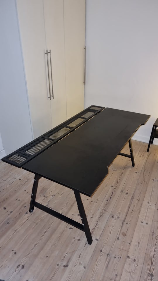 Skrive-/computerbord, Ikea, b: