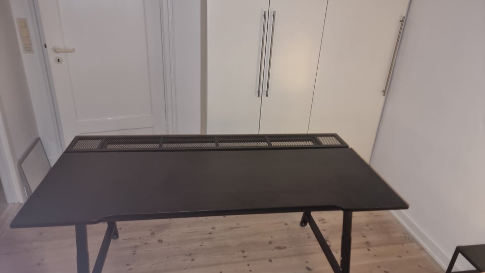 Skrive-/computerbord, Ikea, b: