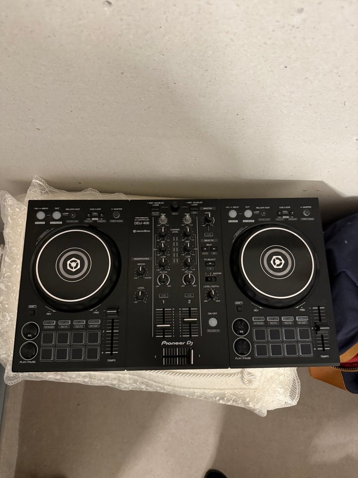 Pioneer DDJ-400, Pioneer DDJ-400