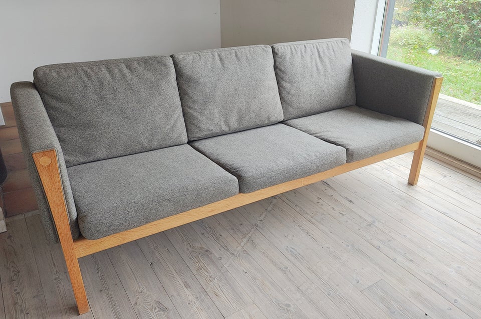 Wegner, CH 163, Sofa