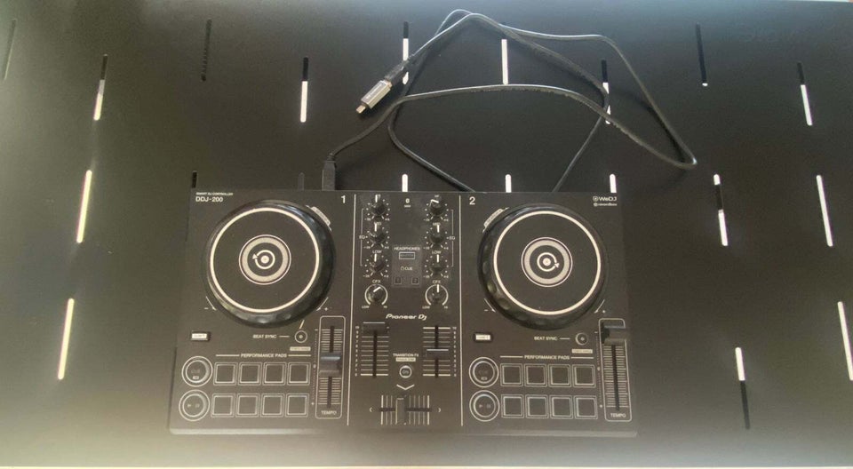 DJ Pult, Pioneer DDJ-200 Smart DJ