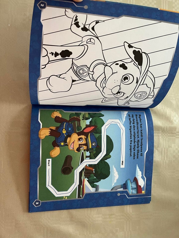 Paw Patrol maler- og legebog,